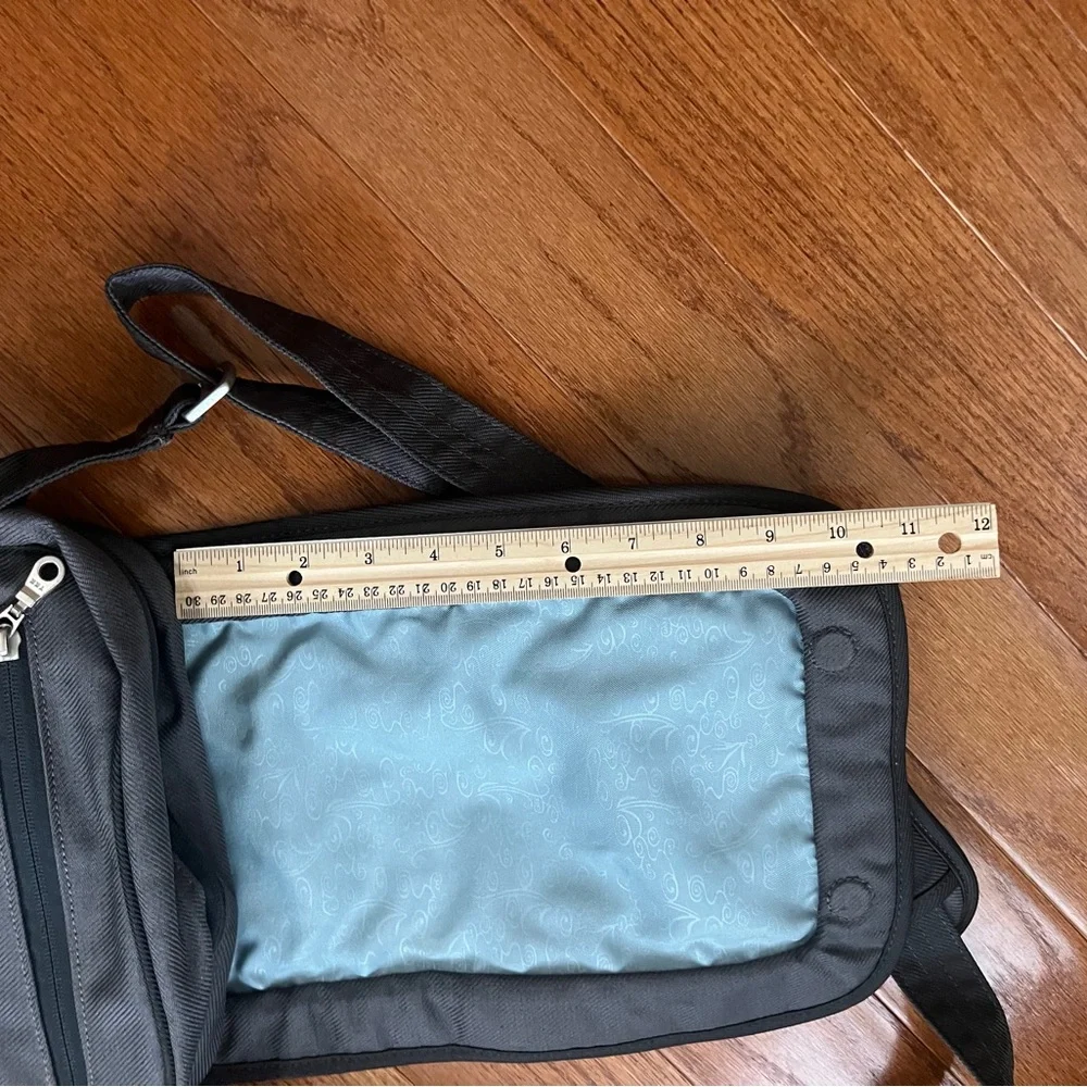 REI small Messenger style bag - Picture 5 of 7